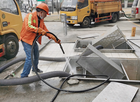 高石碑镇隔油池清理
